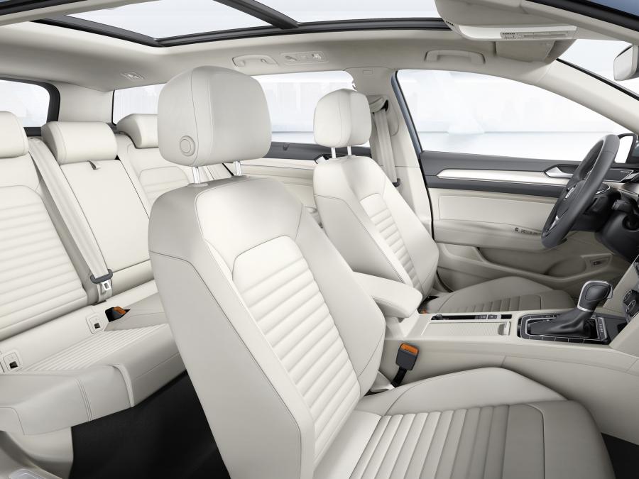  Volkswagen Passat Variant 2015 года  (фото 16 из 20)